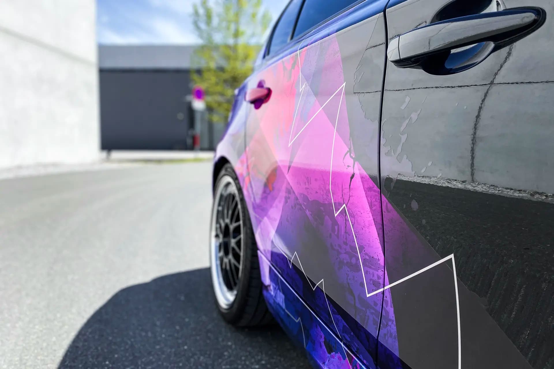 Half Pink BMW Wrap – Bild 4