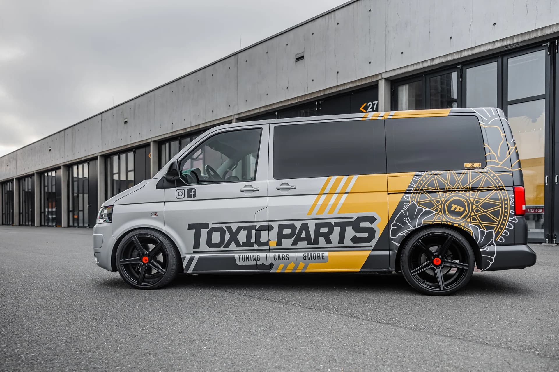 Firmenbeschriftung – Toxic Parts