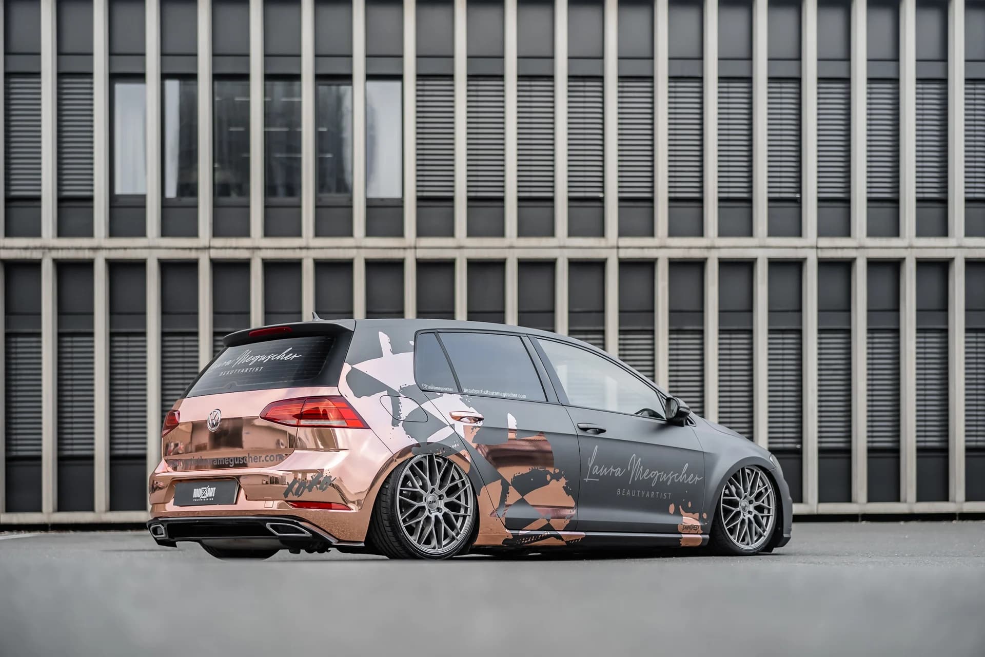 Designfolierung – Chrome Wrap