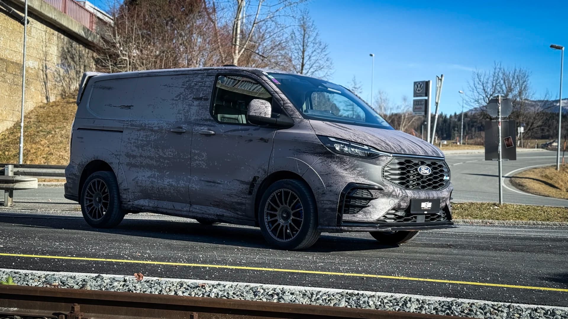 Ford Custom – Dirt-Design – Bild 10