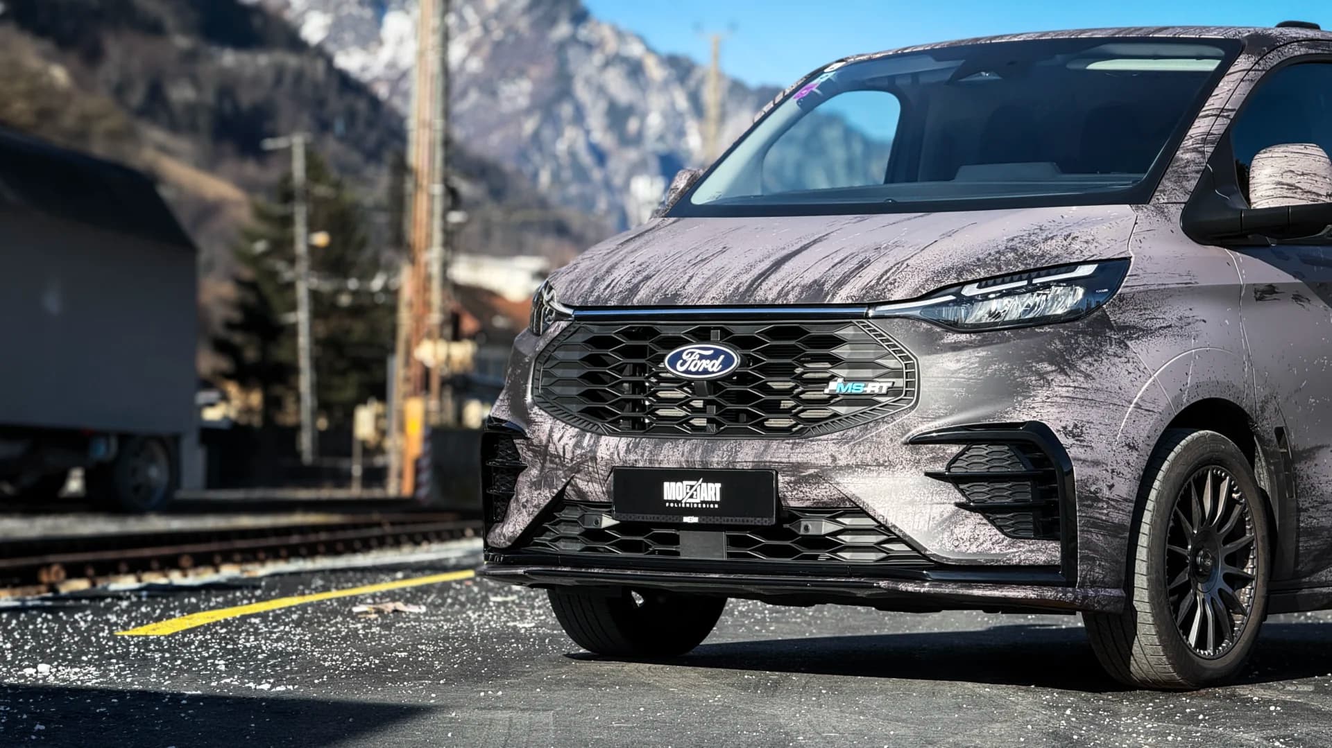 Ford Custom – Dirt-Design – Bild 9