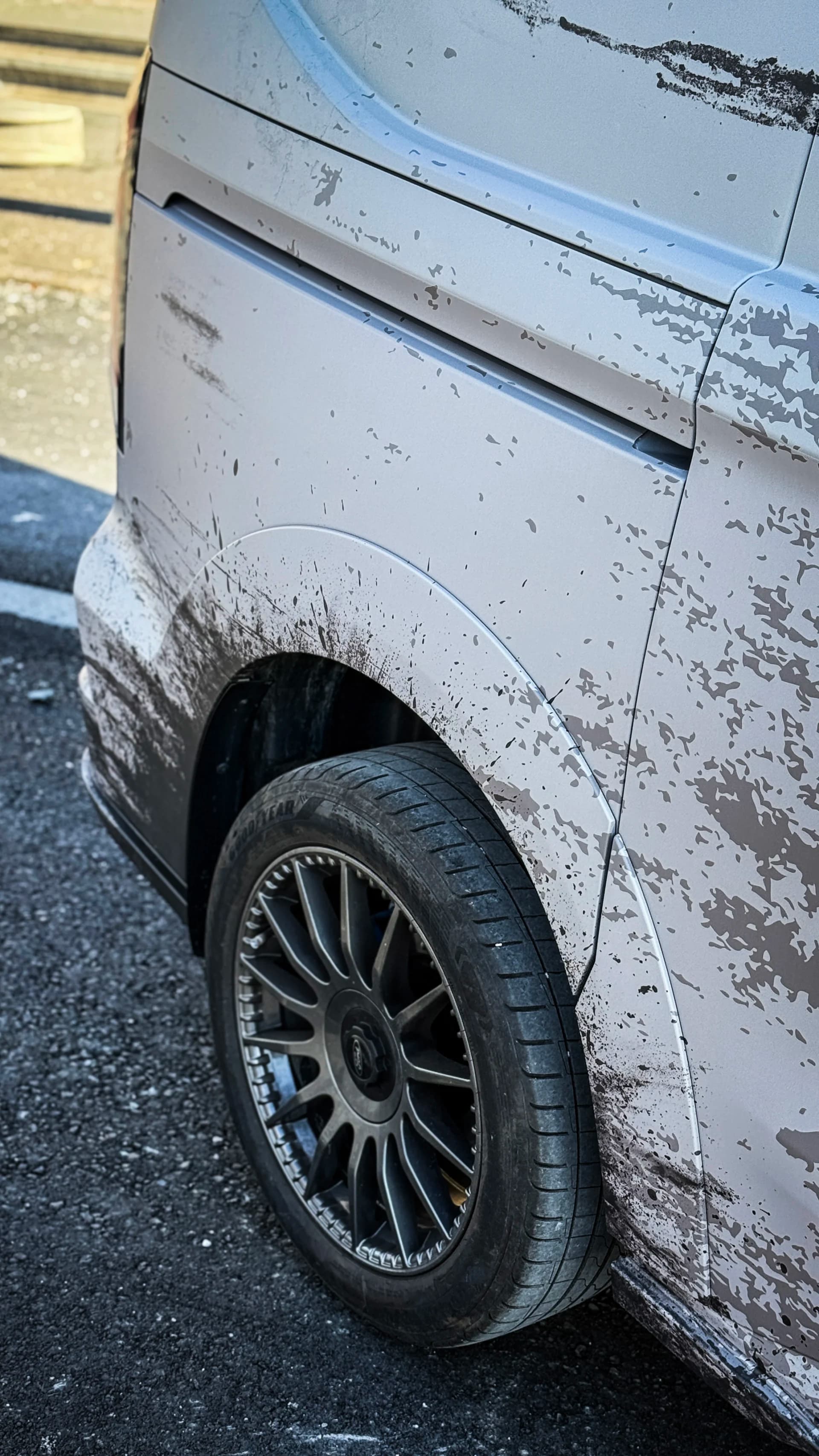Ford Custom – Dirt-Design – Bild 6