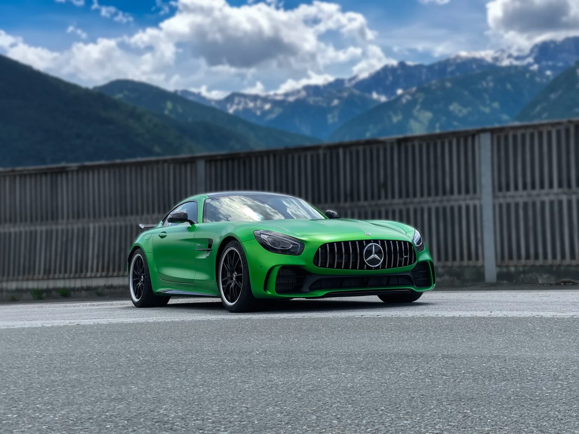 Deluxe Paket – Mercedes AMG GTR – Bild 2