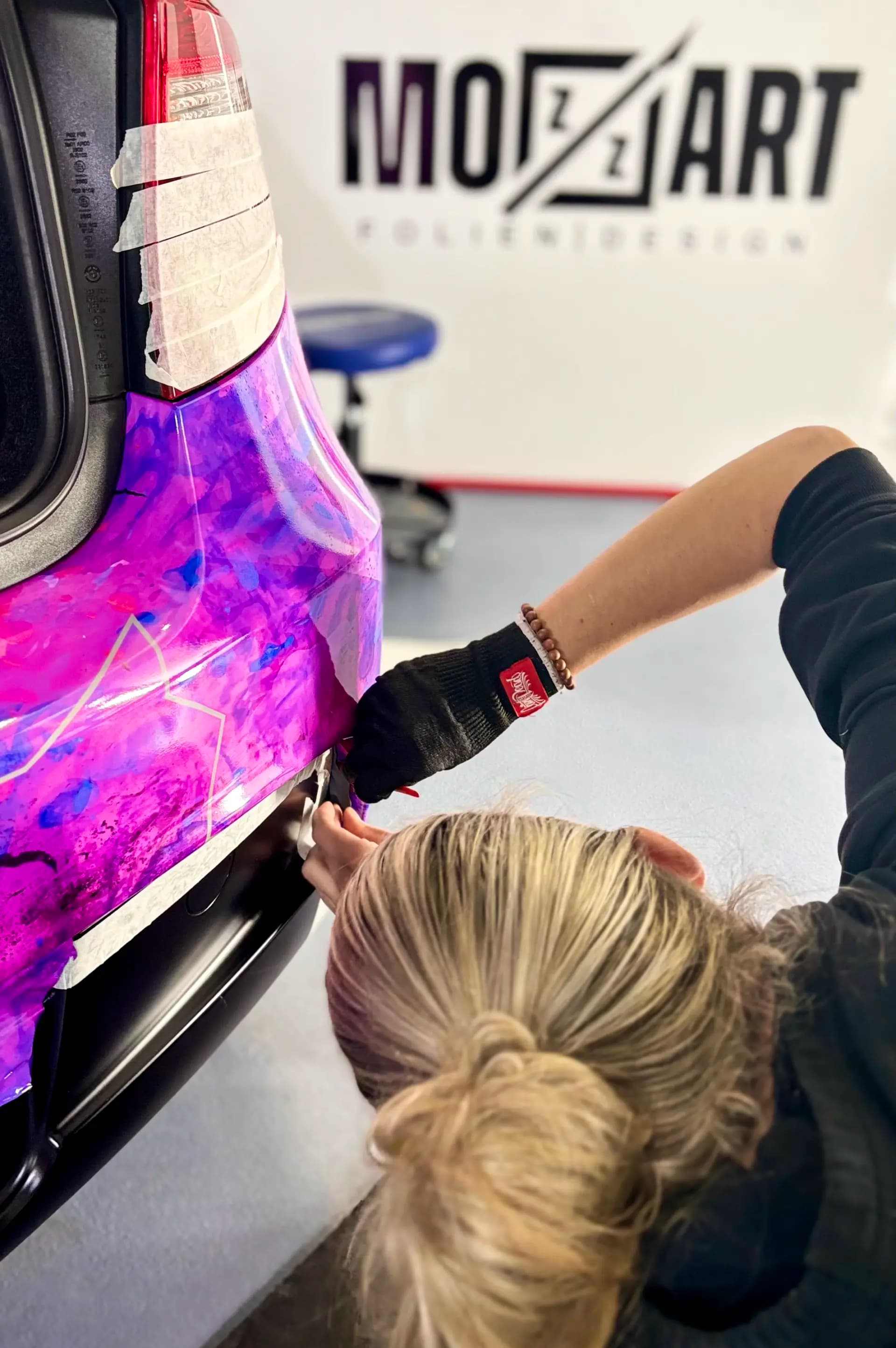 Half Pink BMW Wrap – Bild 2