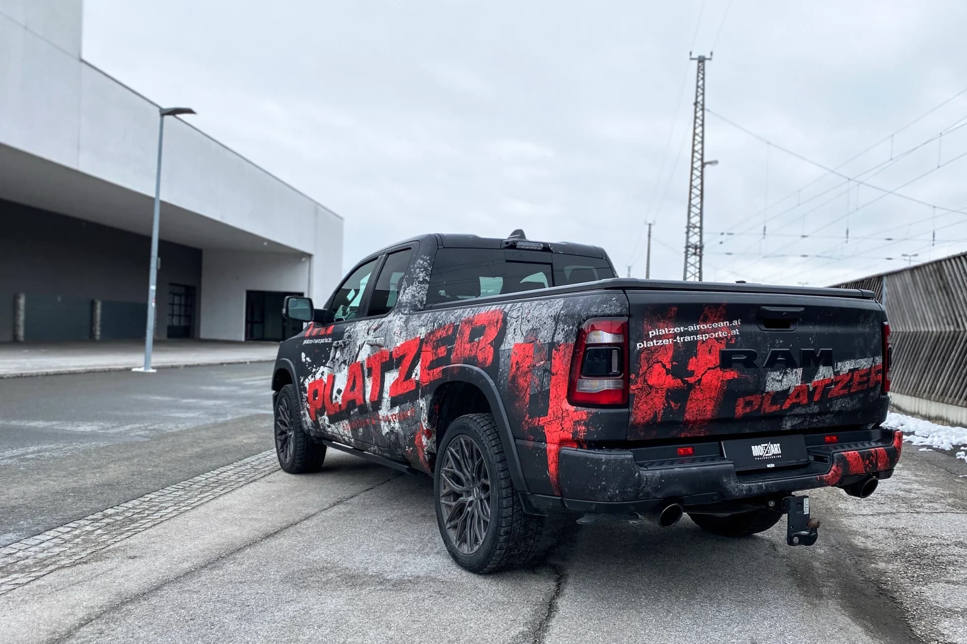 Used-Look Folierung – Dodge Ram für Platzer Transporte – Bild 8