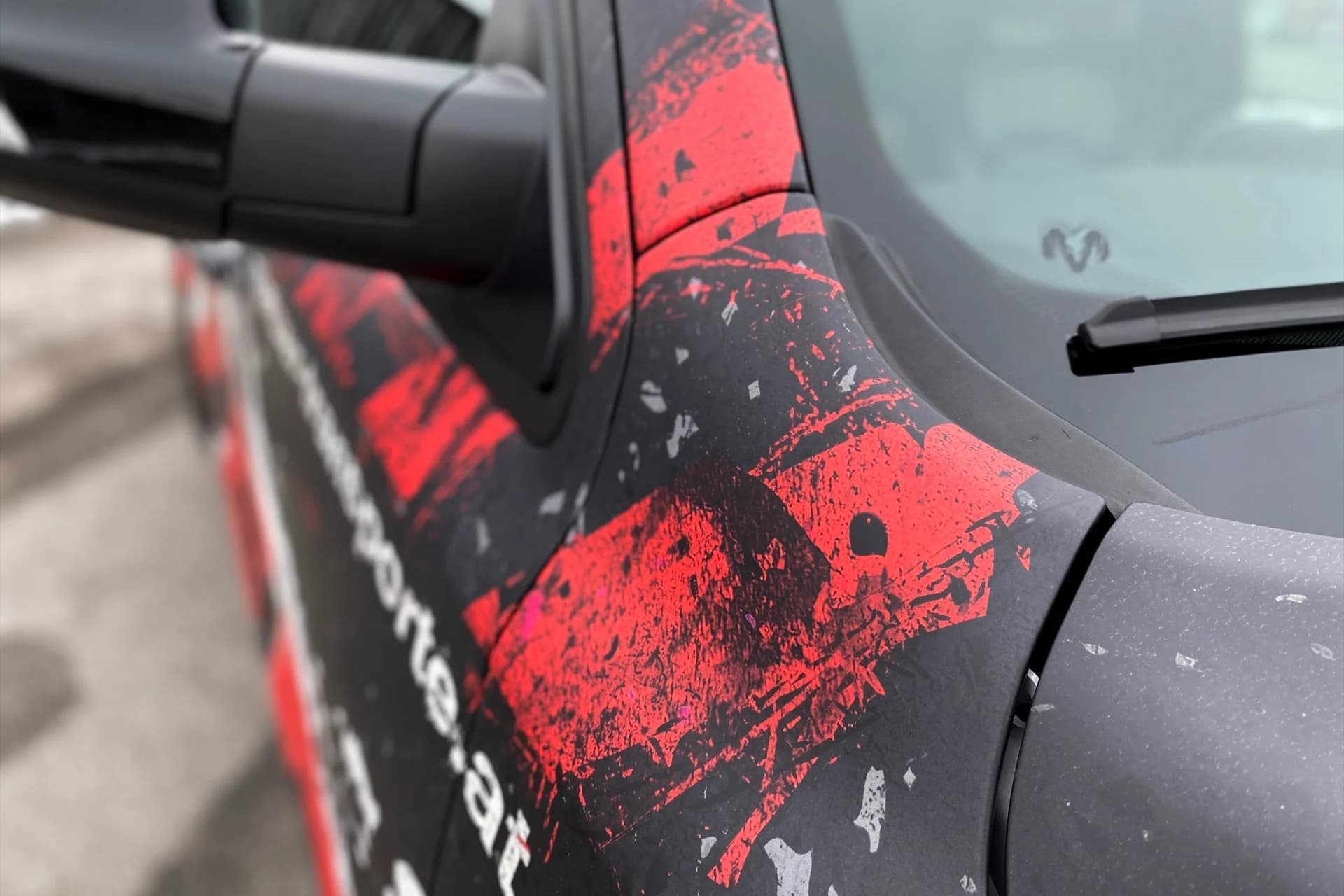 Used-Look Folierung – Dodge Ram für Platzer Transporte – Bild 5